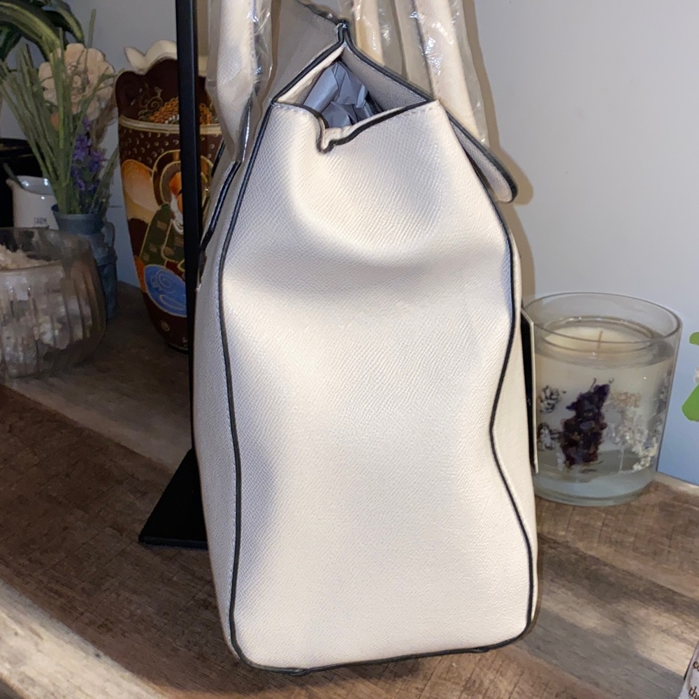 NWT!! London Fog Large Maille Tote Shoulder Bag 100th Anniversary Cream Caviar - Picture 7 of 14